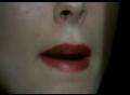 Rachel Hayward nue se maquille pour le bal 
